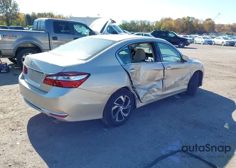 2017 Honda Accord Lx z USA, uszkodzony, nr VIN 1HGCR2F35HA152301